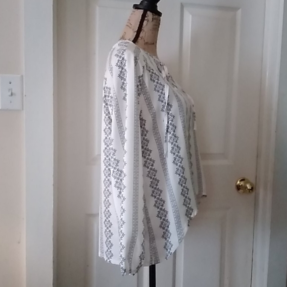 2 for$15/Blouse - Picture 3 of 8